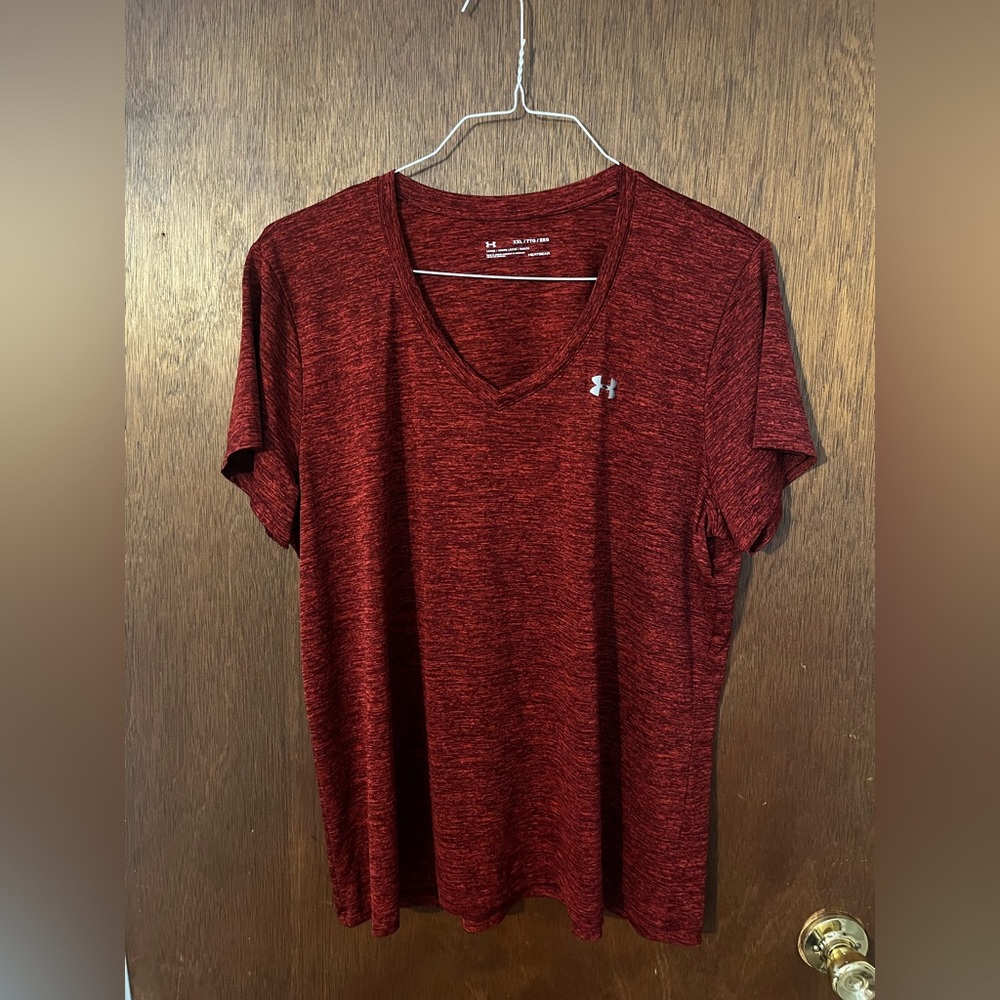 Under Armour Tech Twist v-neck loose fitting shirt XXL